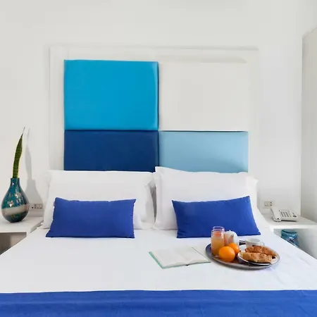 Eden Bleu מלון 4*
