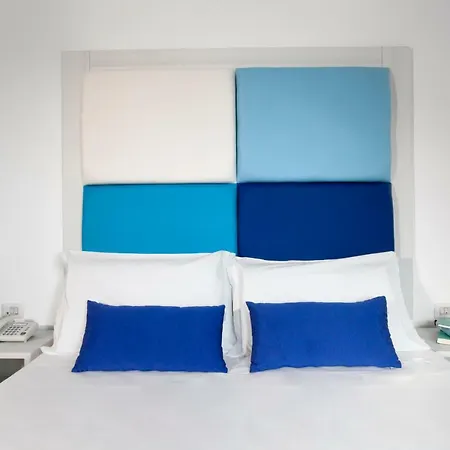 Eden Bleu מלון