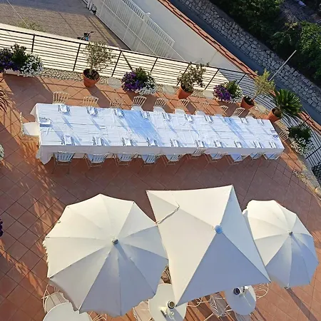 Ξενοδοχείο Eden Bleu 4*