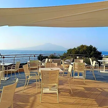 Eden Bleu Hotel