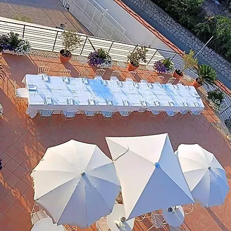 Eden Bleu Hotel