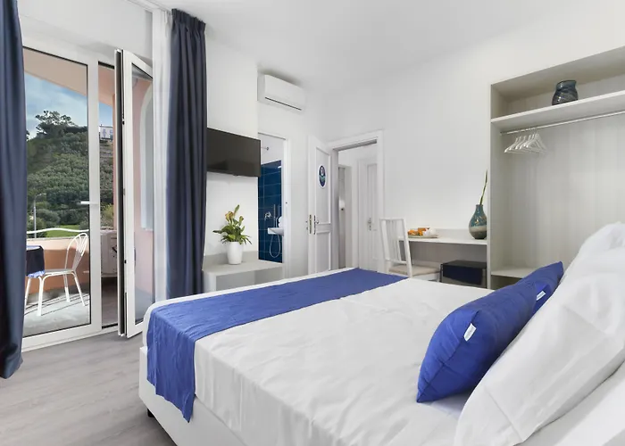 Eden Bleu 4* فيكو إيكوينس