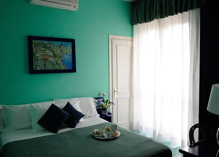 Eden Bleu فندق فيكو إيكوينس